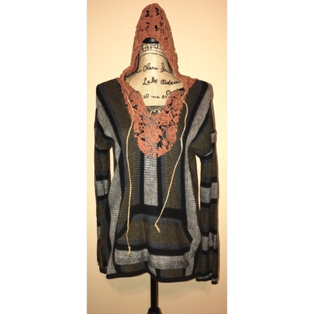 Gimmicks by BKE lace hoodie sweater